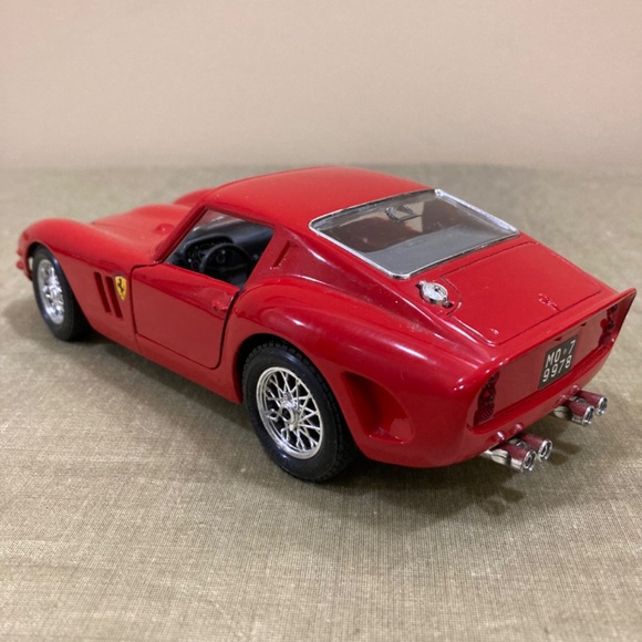 Ferrari 250 GTO 1962 Scale 1/24 - Picture 4 of 8
